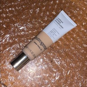 Neutrogena Radiant Tinted Moisturizer Brand New